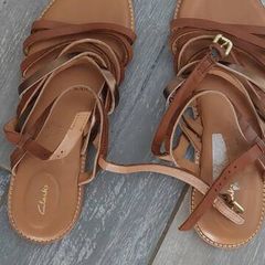 clarks tan leather sandals size 5