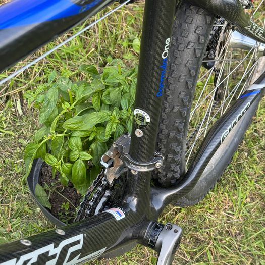 Giant XTC carbon MTB bike