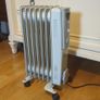 Daewoo 7-Fin 1500W Oil-Filled Radiator - Thermostat, Dual Heat Settings, Castors - Excellent Condition Image 5