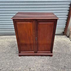Mahogany TV Cabinet / Hi-Fi Cabinet with Bi-Fold Doors