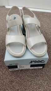 Imac wedge Sandals NEW size 8