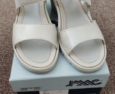 Imac wedge Sandals NEW size 8