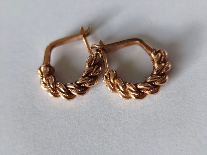 14k / ct Gold earrings & ring that come in a set