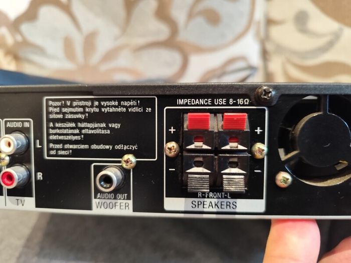 Sony TA-VE150 5.1 Amplifier, remote and 5 Pioneer Speakers