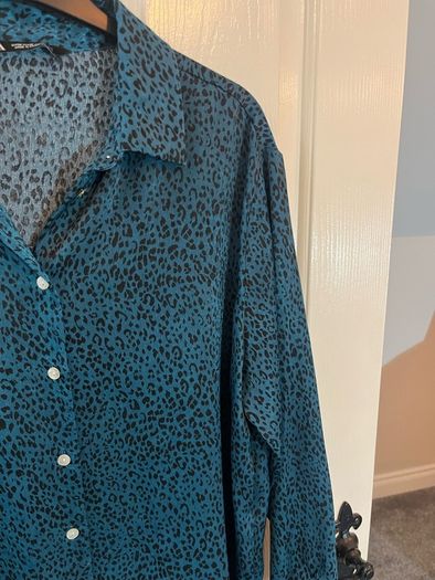 Zara Shirt / Blouse - Size Medium / Size 12 excellent condition