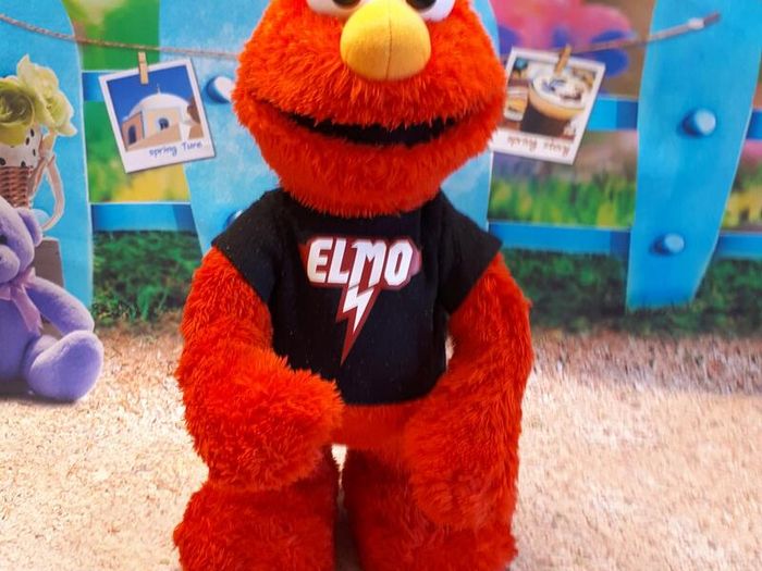 Let's Rock Elmo ORIGINAL HASBRO Talks and Sings E2 Sesame Street