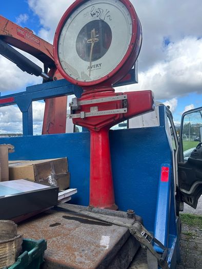 Avery weighting scales