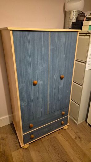 Chest of drawers & Wardrobe