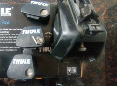 Thule Evo Raised Rail Footpack 7104