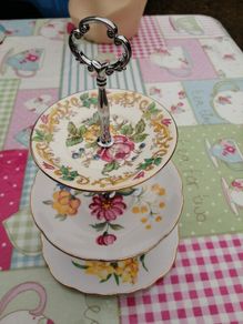 Mini cake stand