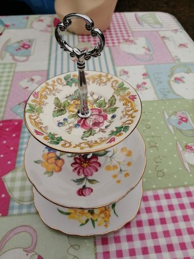 Mini cake stand
