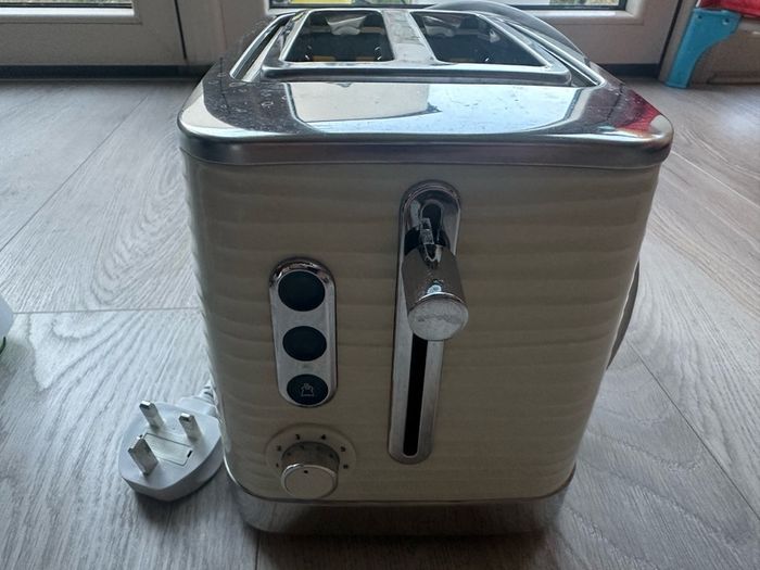 Russel Hobbs toaster