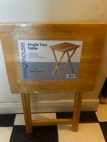 Folding table