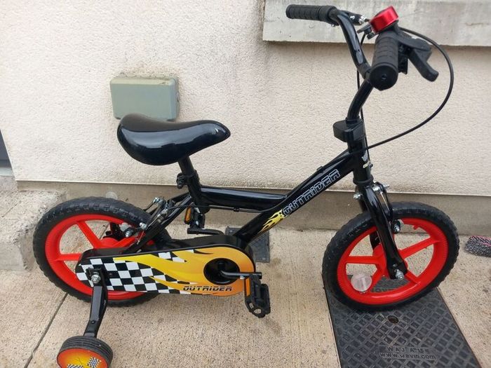 Kids outrider bike size 14 inch wheels