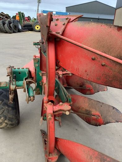 Kverneland Plough