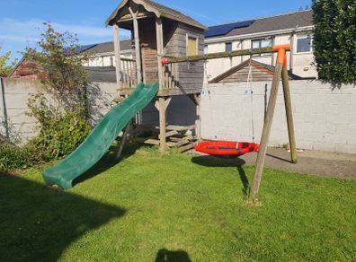 play/tree house