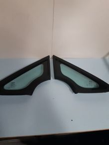 Front Left and Right side corner quarter window glass  Kia Ceed