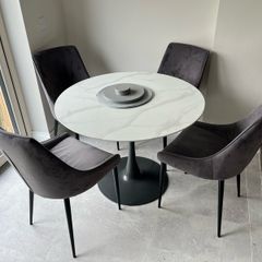 Kitchen Table and 4 Chairs