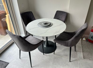Kitchen Table and 4 Chairs