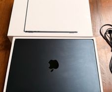 MacBook Air m2 excellent condition like new
