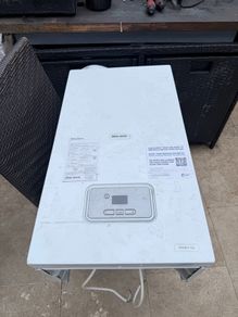 Glow worm gas boiler.