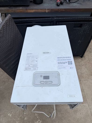 Glow worm gas boiler.