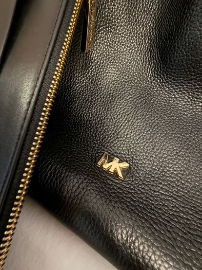Authentic Michael Kors Leather Shoulder Bag Black