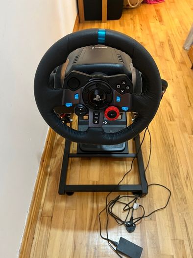 Logitech driving force racing wheel for PS4 & PS5