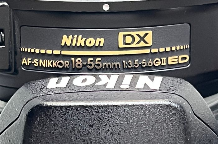 Nikon D40 camera with 18-55mm lens