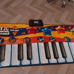 gigantic keyboard playmat