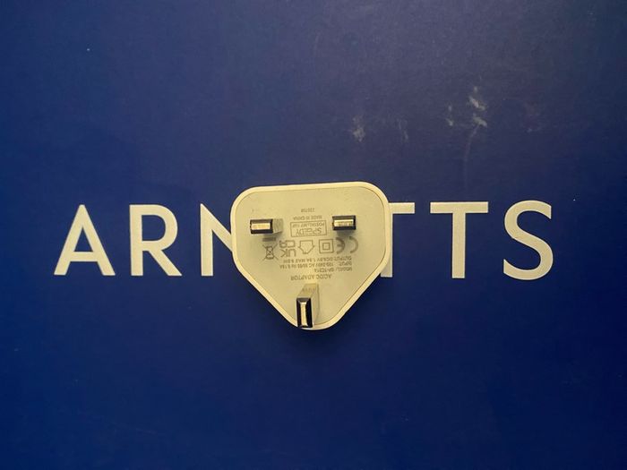 Apple Wall Charger Plug iPhone iPad iPod brand new