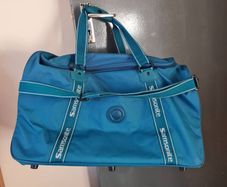 Samsonite hold all green large 24" long In like new condition