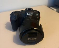 Canon eos rp with 23/105 f4-7.1 and tripod
