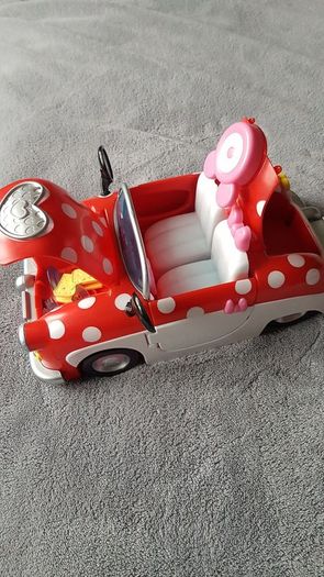 I Love Minnie Picnic Car