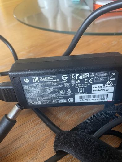 HP docking station and charger