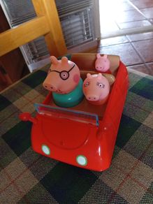 Peppa pig talking moving car with family