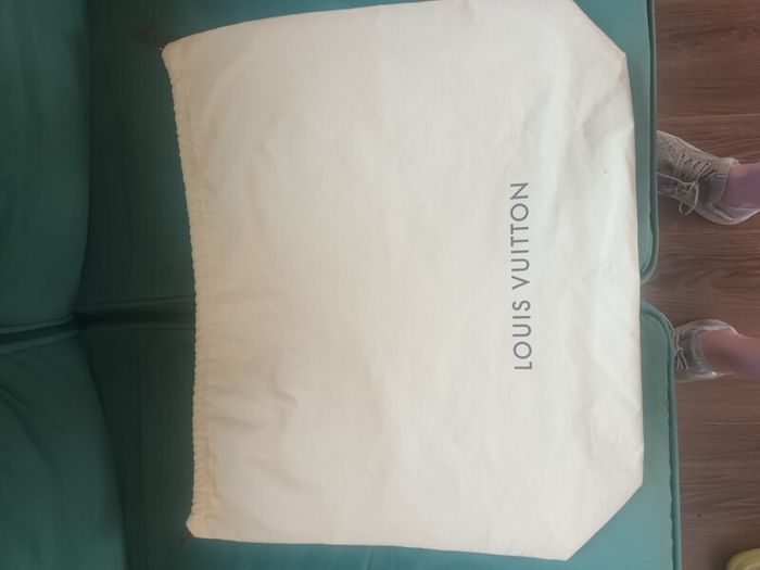 Authentic Louis Vuitton Dust Bag 100% cotton. Beige in colour