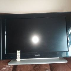 TV  Philips with Remote