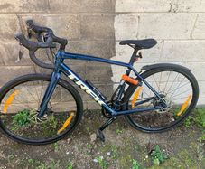 Mens Trek road bicycle