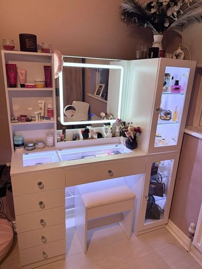 Dressing table, brand new in the box