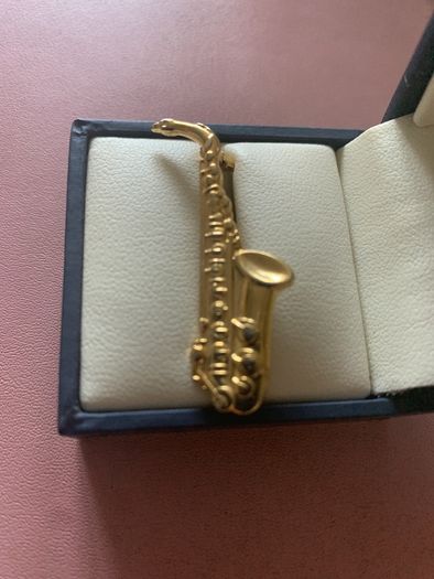 Saxophone Brooch