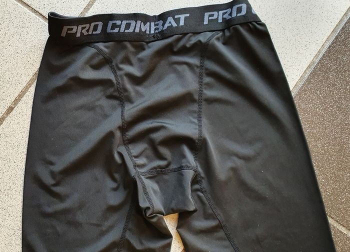 As New - Age 10 Years - A Pair of Football / Skiing Base Layer Pants