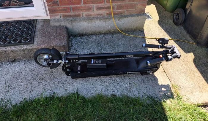 Electric Scooter (needs new battery)