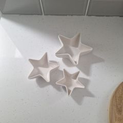Set of 3 star shaped dip bowls
