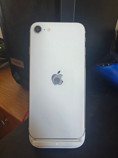 Apple iPhone SE