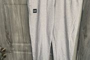 Mens Under Armour Bottoms - Medium
