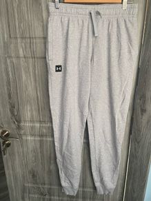 Mens Under Armour Bottoms - Medium