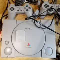 Region Free Playstation 1 Console 2 Controllers and Memory Card