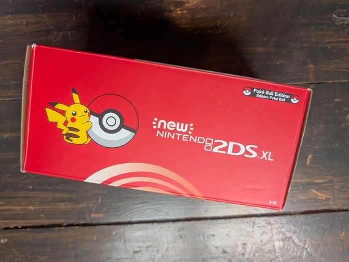 Nintendo 2DS XL - Pokemon Pokeball/Pikachu Edition Console