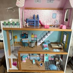 Doll house with furniture